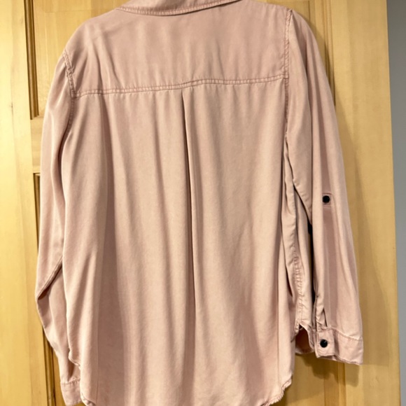 Light pink button up shirt - Picture 3 of 3